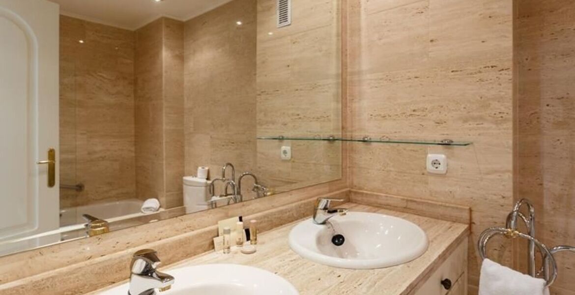 Apartamento en alquiler en Playa Esmeralda, Marbella