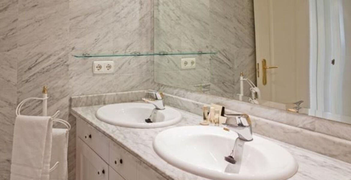 Apartamento en alquiler en Playa Esmeralda, Marbella