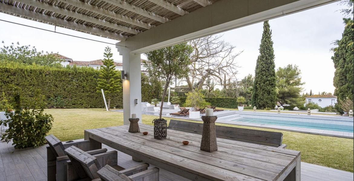 Villa en alquiler en Marbella Las Chapas
