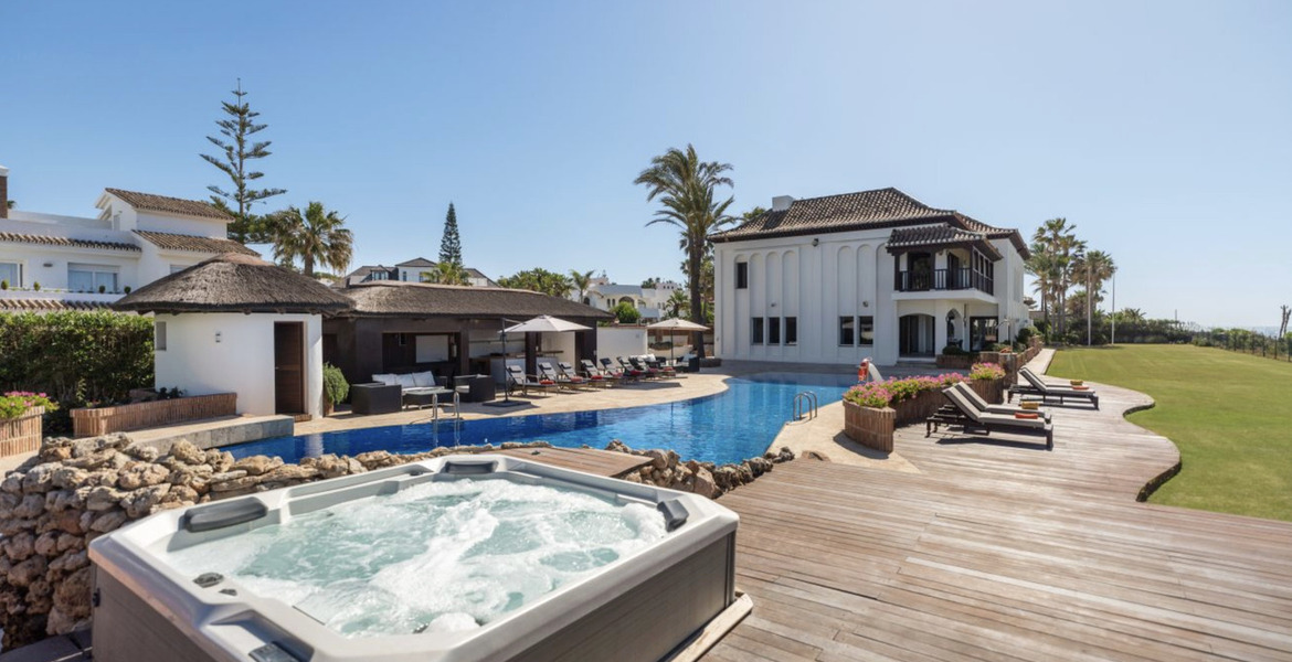 Villa en alquiler en Marbella Las Chapas