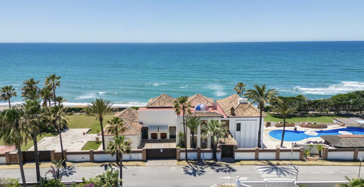 Villa en alquiler en Marbella Las Chapas