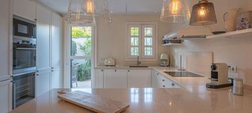 Apartamento bajo de dos dormitorios en alquiler en Marbella
