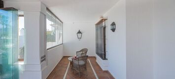 Apartamento bajo de dos dormitorios en alquiler en Marbella