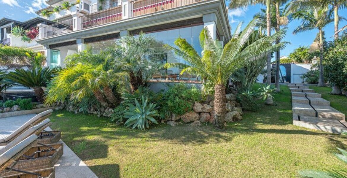 Apartamento bajo de dos dormitorios en alquiler en Marbella